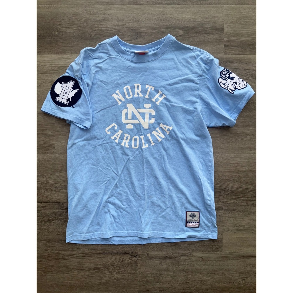Mitchell & Ness University of North Carolina Tarheels Patch Tshirt Large